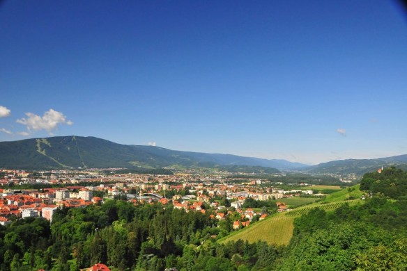 Blick am EuroVelo 9 auf Maribor und den Pohorje (c) Maribor Pohorje Jurij
