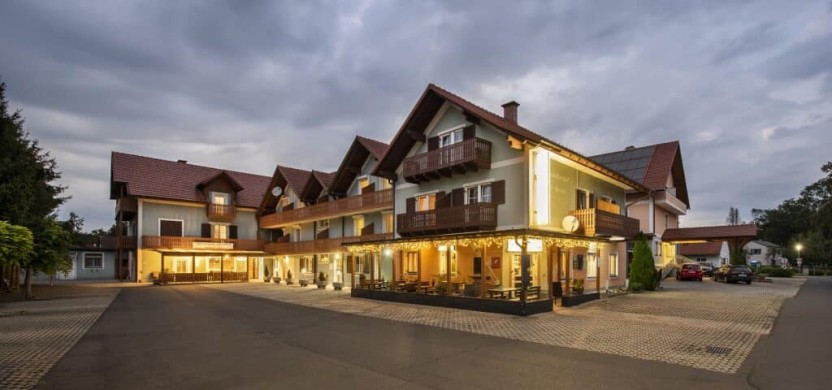 Außenansicht (c) Bachner Hotel Betriebs - GmbH, Rupert Mühlbacher